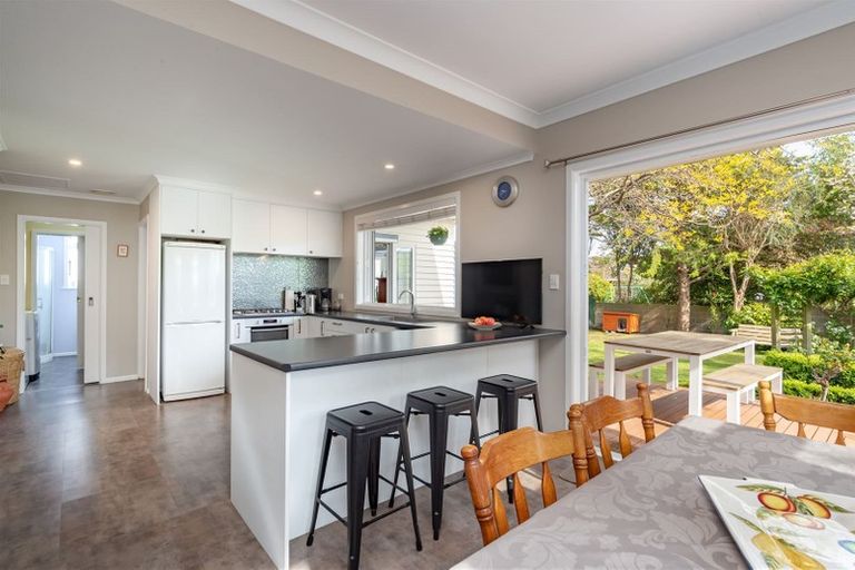 Photo of property in 51 Pohutukawa Street, Woburn, Lower Hutt, 5010