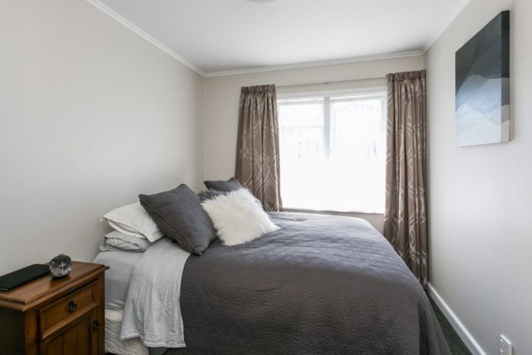 Photo of property in 6 Oxford Street, Taradale, Napier, 4112