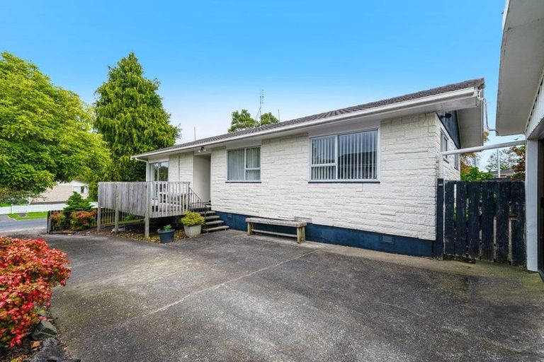 Photo of property in 9 Innismara Avenue, Wattle Downs, Auckland, 2103