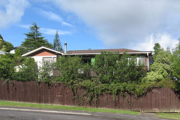 Photo of property in 17 Osman Street, Glen Eden, Auckland, 0602