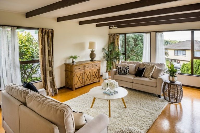 Photo of property in 7 Saint Aidans Way, Tawa, Wellington, 5028