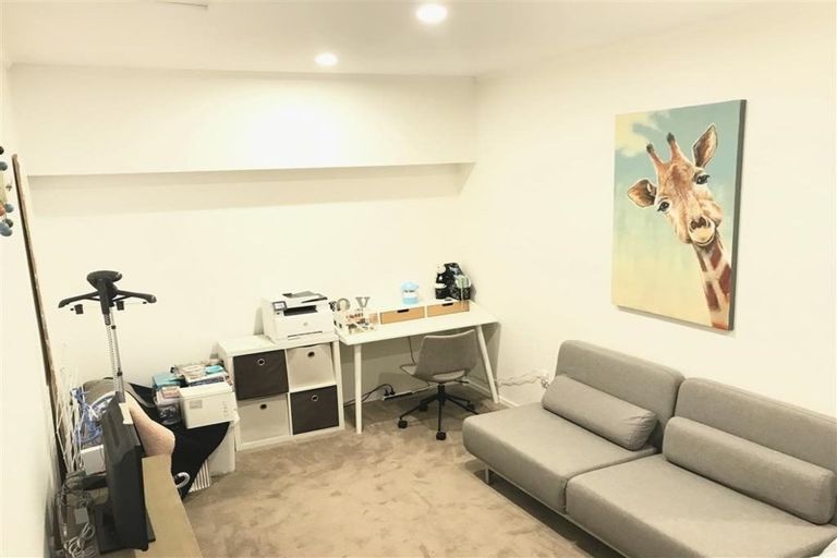 Photo of property in 2/7 Hamilton Place, Glenfield, Auckland, 0629