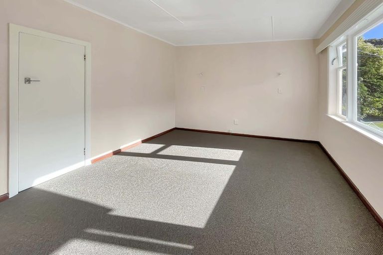 Photo of property in 7 Bledisloe Crescent, Wainuiomata, Lower Hutt, 5014