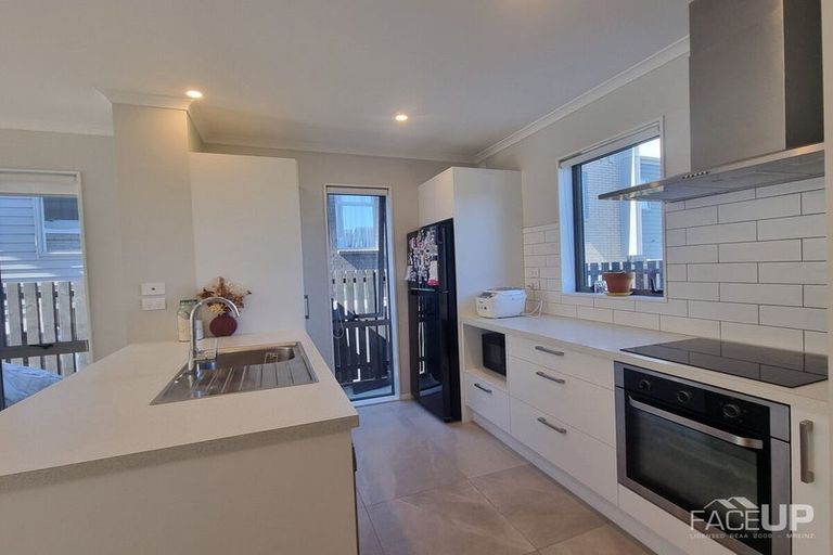 Photo of property in 1 Ko Tohu Place, Hobsonville, Auckland, 0616