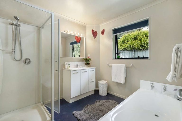 Photo of property in 85 Kent Street, Picton, 7220