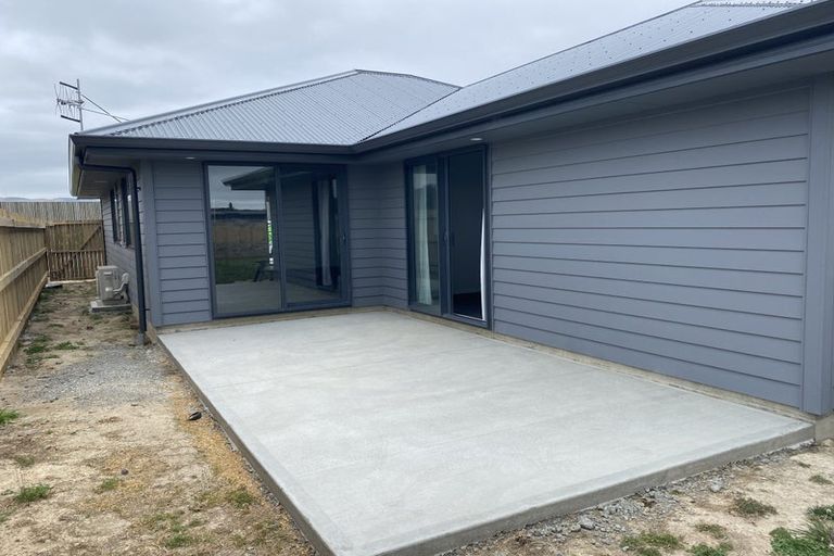 Photo of property in 11 Te Hirawanui Drive, Kelvin Grove, Palmerston North, 4414