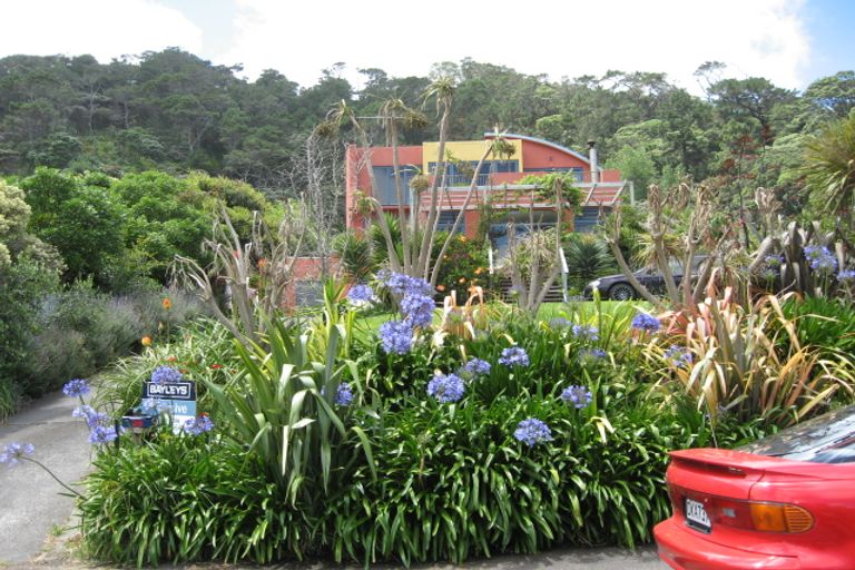 Photo of property in 26 Domain Crescent, Muriwai, Waimauku, 0881