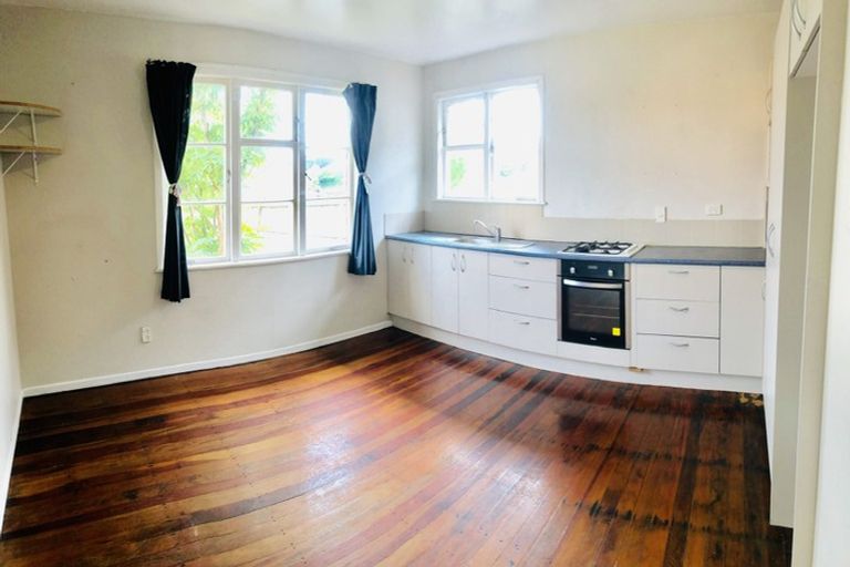 Photo of property in 9 Valdale Road, Henderson, Auckland, 0610