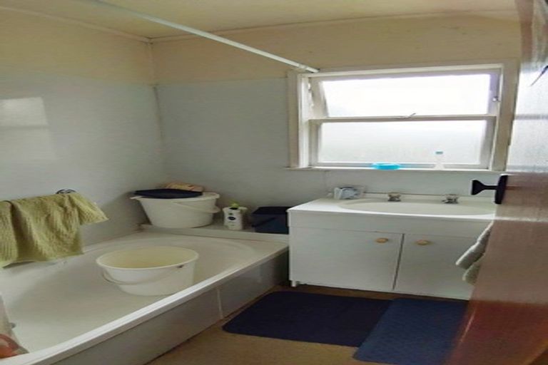 Photo of property in 2/2 Margaret Place, Milford, Auckland, 0620