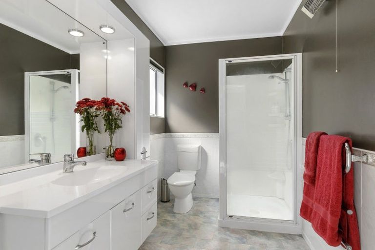 Photo of property in 19 Rondane Place, Tirohanga, Lower Hutt, 5010