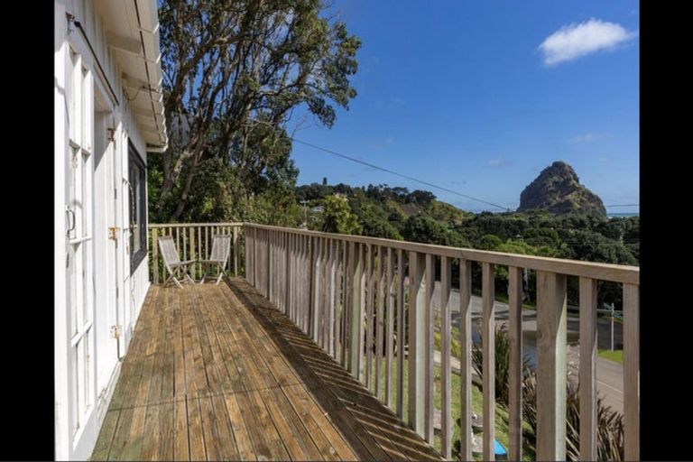Photo of property in 5 Glenesk Road, Piha, New Lynn, 0772