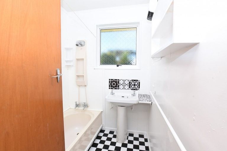 Photo of property in 10 Burns Street, Kew, Invercargill, 9812