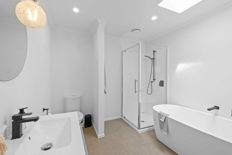 Photo of property in 304 Mangorei Road, Merrilands, New Plymouth, 4312