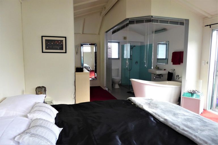 Photo of property in 50 Owhiro Bay Parade, Owhiro Bay, Wellington, 6023