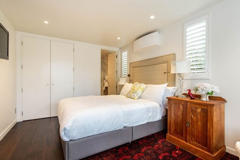 Photo of property in 48 Gladstone Road, Parnell, Auckland, 1052