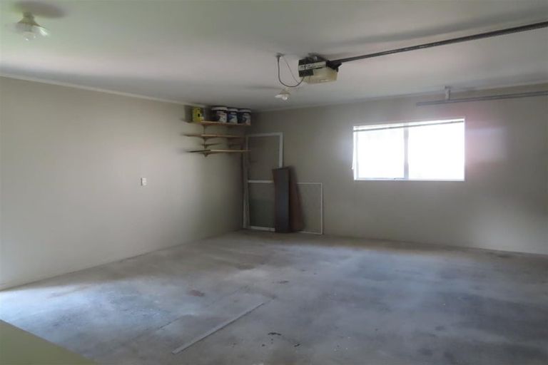 Photo of property in 2/15 Mccahill Views, Botany Downs, Auckland, 2010