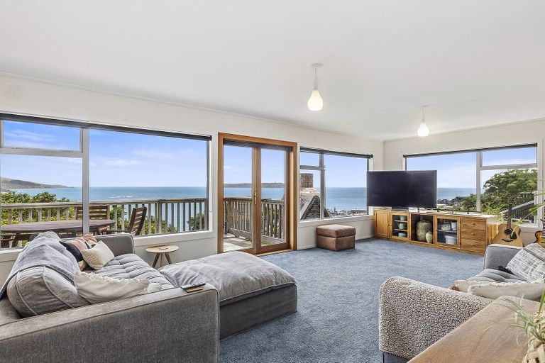 Photo of property in 3a Roys Road, Plimmerton, Porirua, 5026