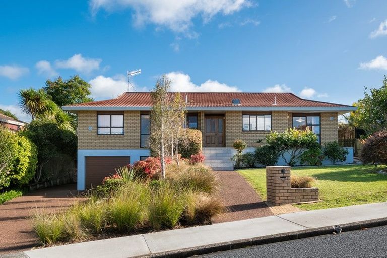Photo of property in 52 Spence Road, Henderson, Auckland, 0612
