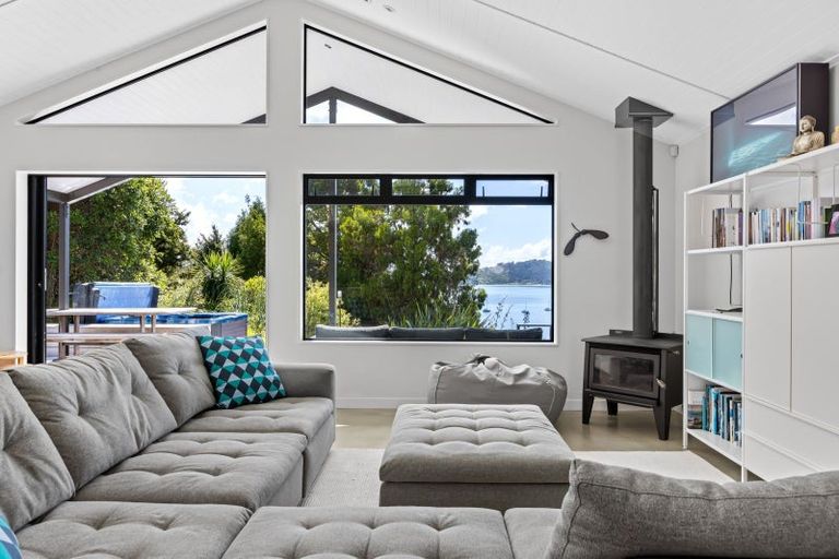 Photo of property in 28 Opahi Bay Road, Mahurangi West, Warkworth, 0983