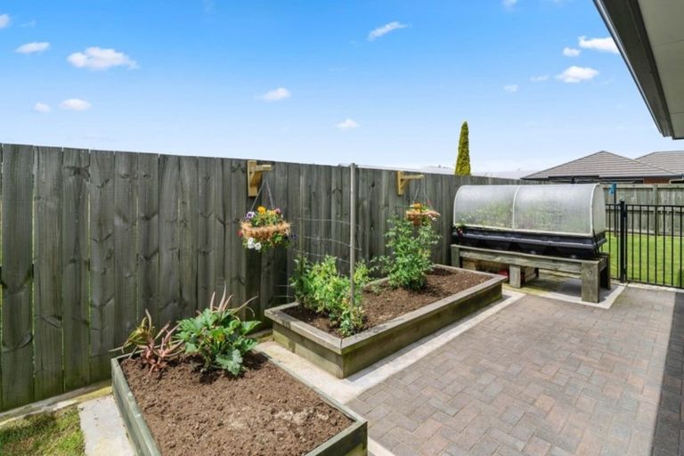 Photo of property in 18 Carroll Place, Owhata, Rotorua, 3010