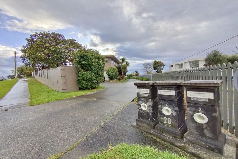 Photo of property in 1/20 Castor Bay Road, Castor Bay, Auckland, 0620