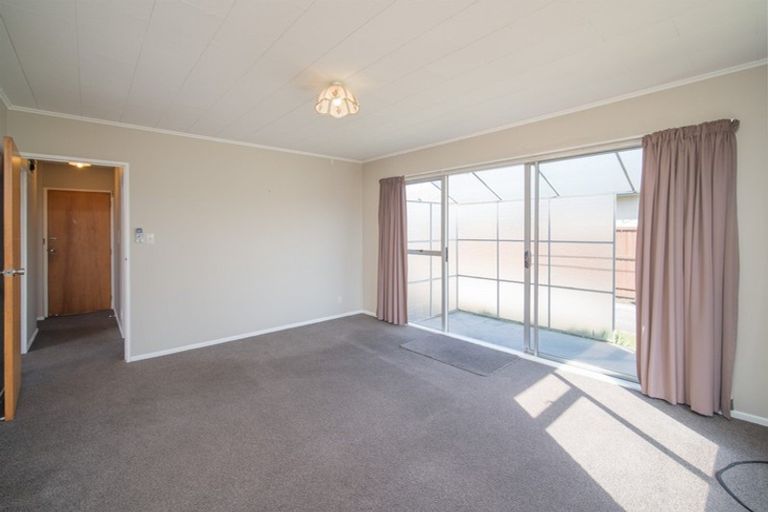 Photo of property in 1/64 Denise Crescent, Hornby, Christchurch, 8042