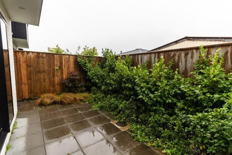 Photo of property in 11/27 Main Road, Wainuiomata, Lower Hutt, 5014