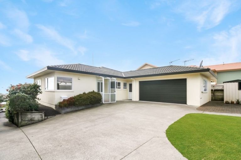 Photo of property in 16d Burns Street, Westown, New Plymouth, 4310