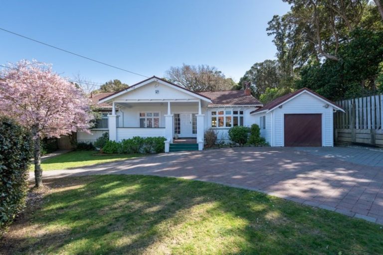 Photo of property in 52 Homewood Avenue, Karori, Wellington, 6012