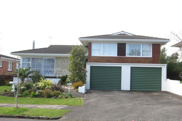 Photo of property in 5 Iorangi Place, Hillpark, Auckland, 2102