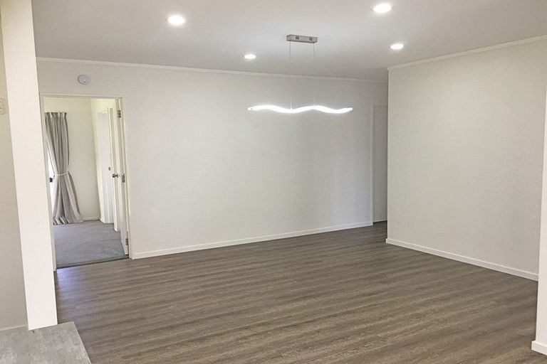 Photo of property in 62 Golfland Drive, Golflands, Auckland, 2013
