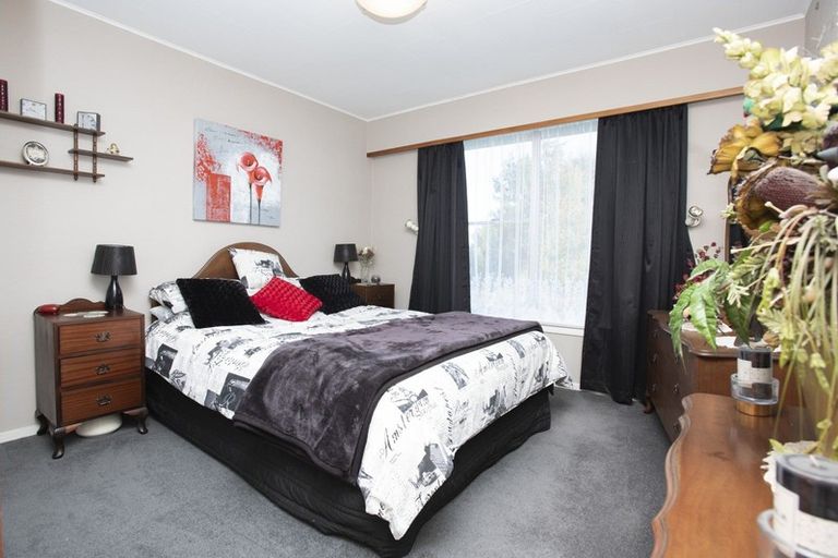 Photo of property in 64 Great North Road, Winton, 9720