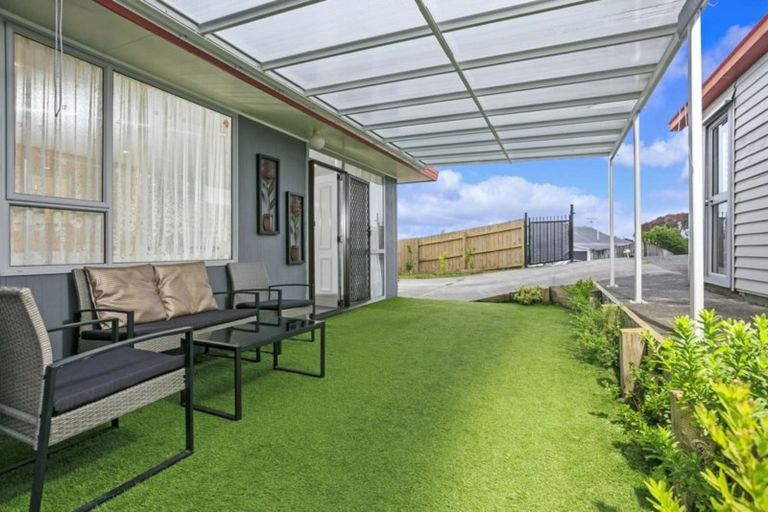 Photo of property in 13 Grenadine Place, Unsworth Heights, Auckland, 0632