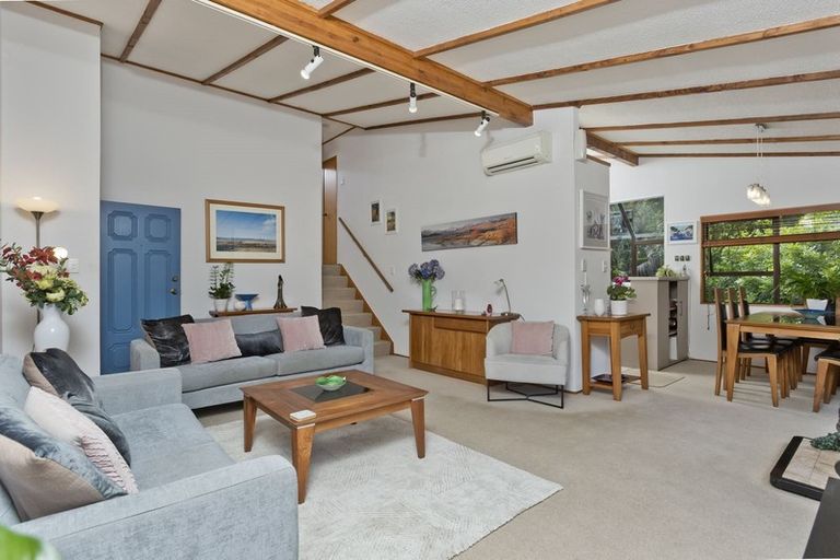 Photo of property in 1/51 Roberts Road, Glenfield, Auckland, 0629