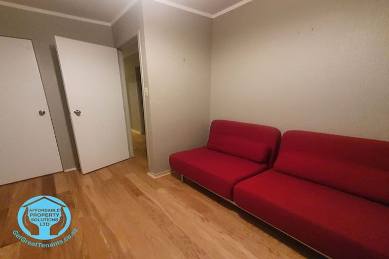 Photo of property in 47 John Dee Crescent, Red Beach, 0932