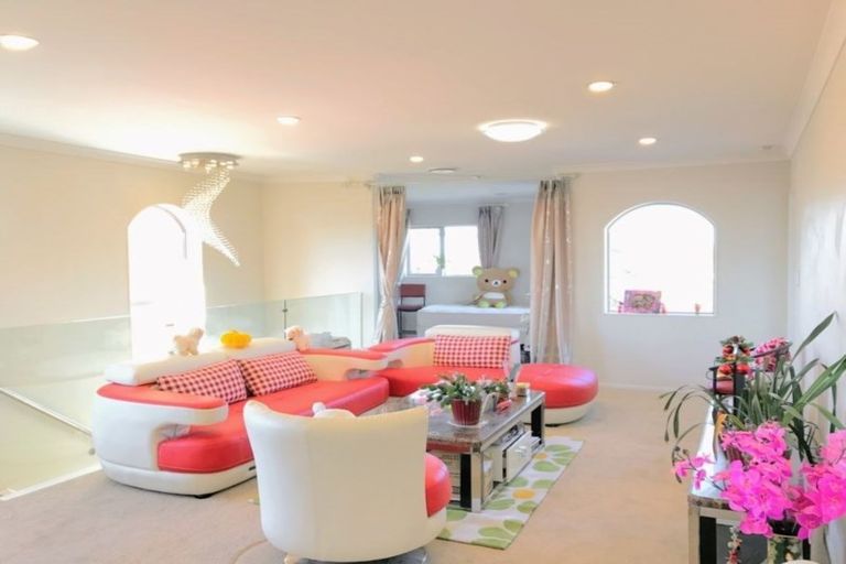 Photo of property in 116c Royal Road, Massey, Auckland, 0614