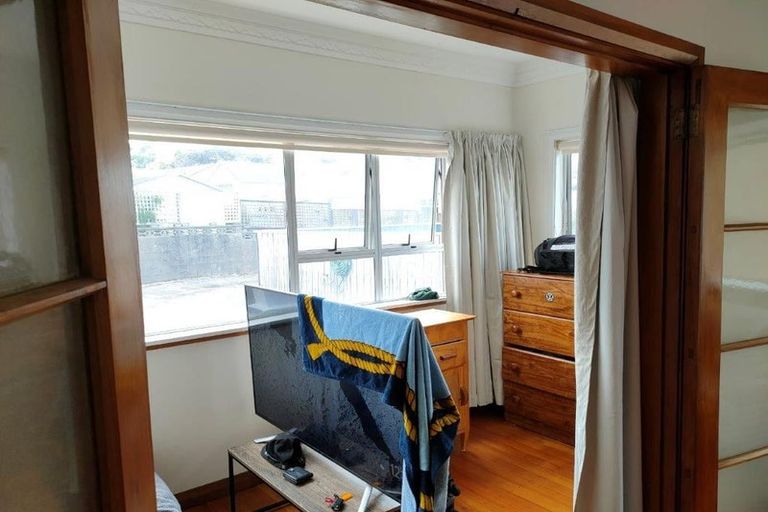 Photo of property in 94 Tiber Street, Island Bay, Wellington, 6023