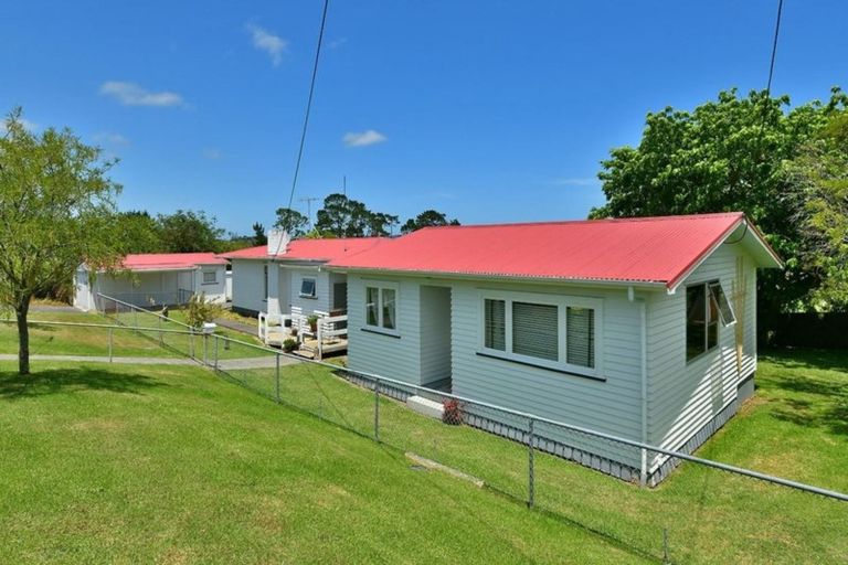 Photo of property in 35 Kowhai Street, Helensville, 0800