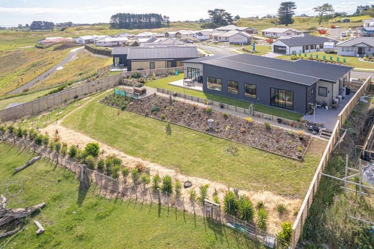Photo of property in 37 Tirimoana Place, Otamatea, Whanganui, 4501