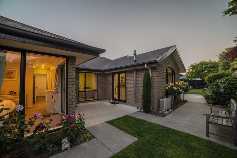 Photo of property in 3 Scarlet Lane, Redwood, Christchurch, 8051