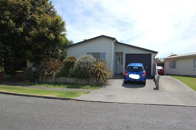 Photo of property in 16 Guildford Street, Tamatea, Napier, 4112