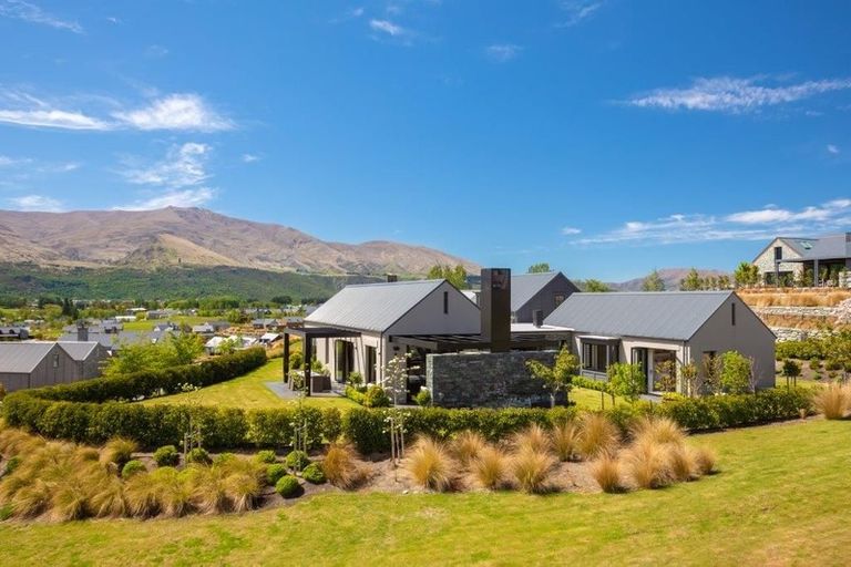 Photo of property in 3 Heenan Lane, Arrowtown, 9371