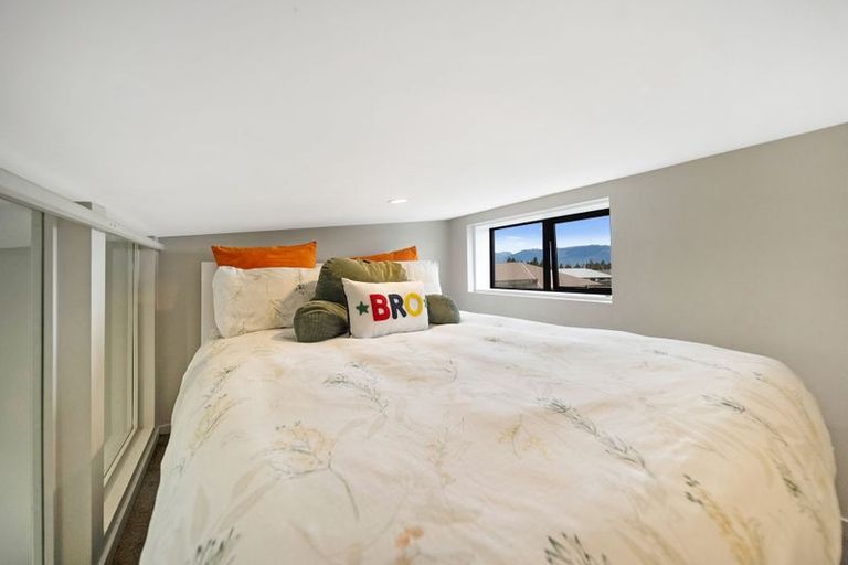 Photo of property in 75 Orbell Crescent, Te Anau, 9679