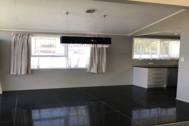 Photo of property in 63 Butterworth Drive, Glendene, Auckland, 0602