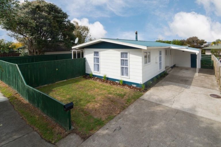 Photo of property in 4 Rhodes Drive, Kelvin Grove, Palmerston North, 4414