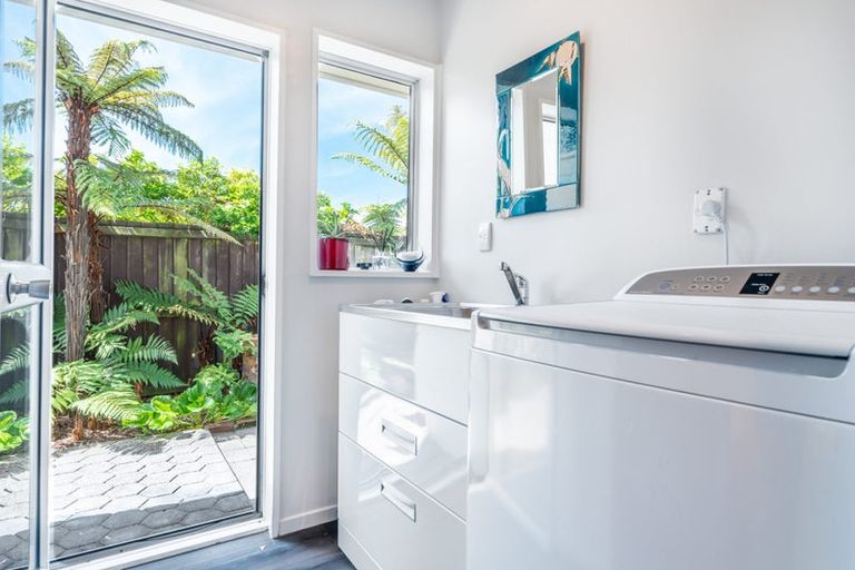 Photo of property in 11 Chokebore Place, Sockburn, Christchurch, 8042