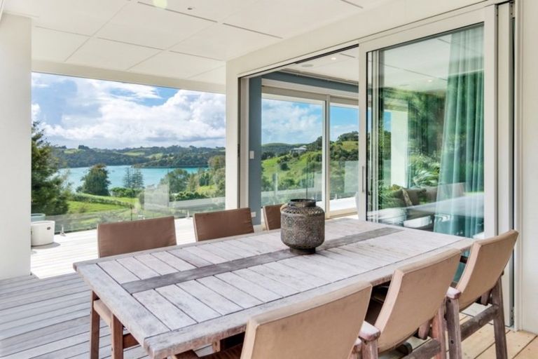 Photo of property in 31 Brick Bay Drive, Sandspit, Warkworth, 0982