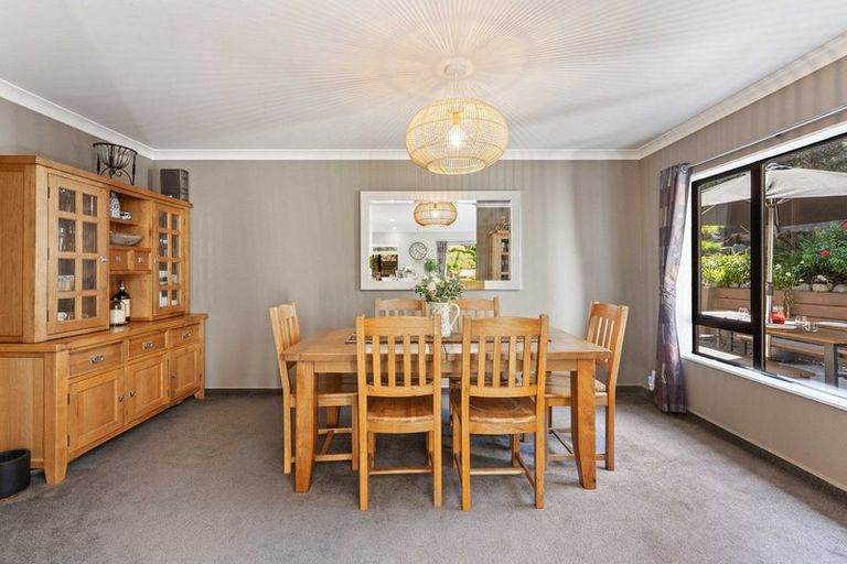 Photo of property in 5 Quadrant Heights, Paraparaumu, 5032