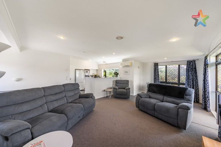 Photo of property in 24 Matuhi Street, Tirohanga, Lower Hutt, 5010