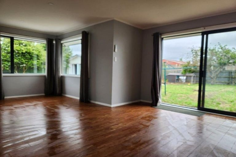 Photo of property in 35 Bickerton Street, Wainoni, Christchurch, 8061